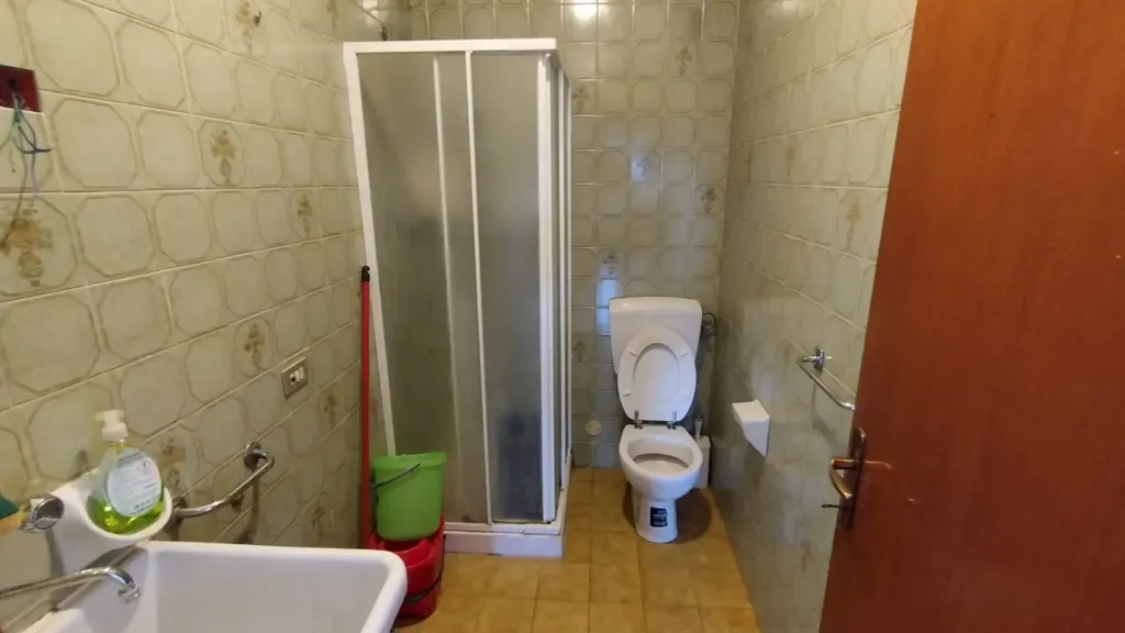 Salles de bain - Spacious Apartment with Balcony in Modena