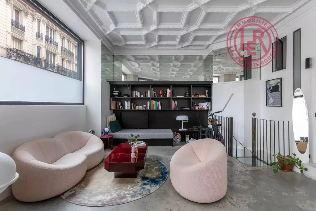 Séjour - Loft de 2 Chambres avec Hauteur sous Plafond dans le 9ème Arrondissement