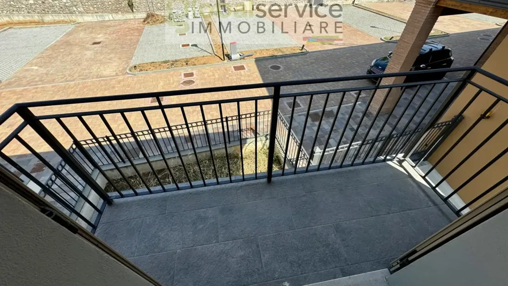 Balcone - Trilocale with Private Loggia in Calcinato