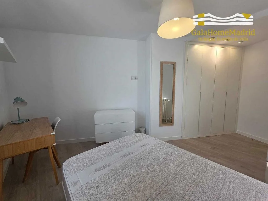 Magamistoad - Modernised Flat with South Light in Trafalgar