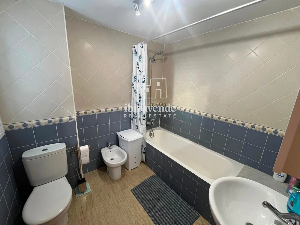 Salles de bain - Charming House with Pool in Cala de Bou