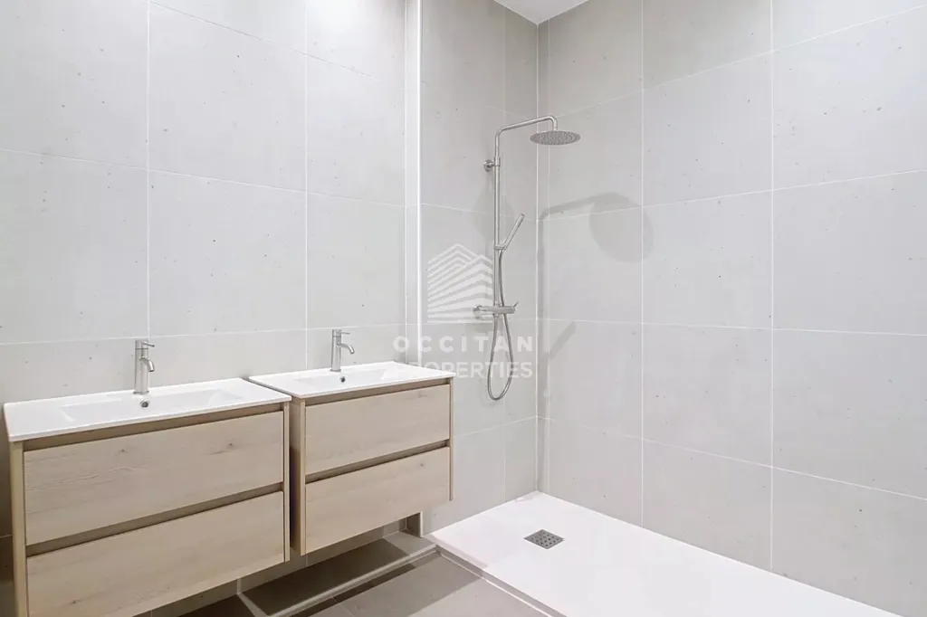 Salles de bain - Maison Nouvelle avec Terrasse près du Palais des Festivals