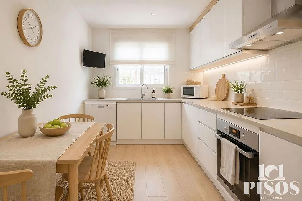 Terraced House with Balcony in Ca n'Oriol
