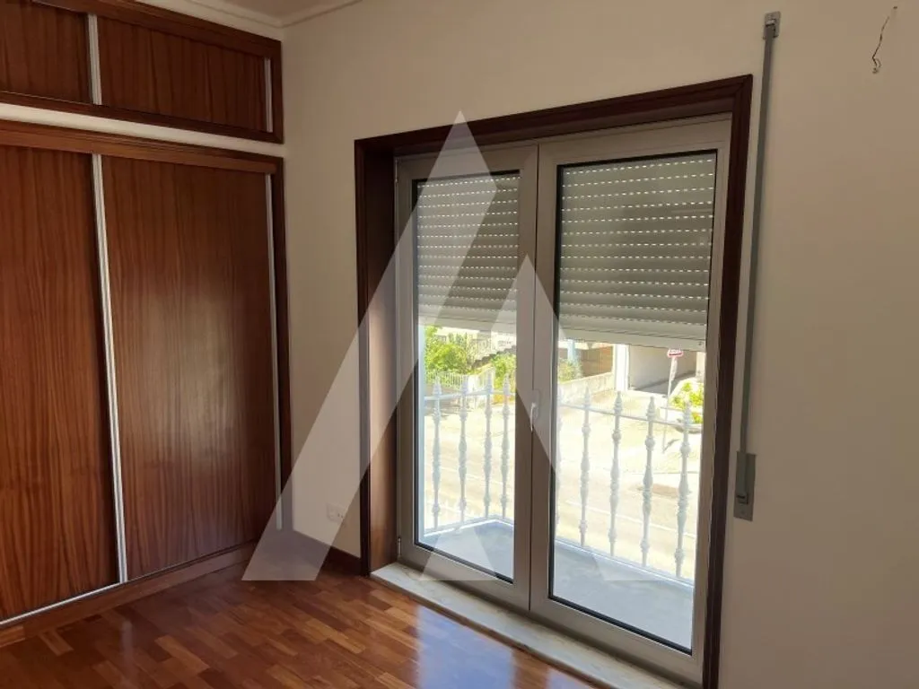 Magamistoad - Luxury Villa with Construction Feasibility in Aveiro