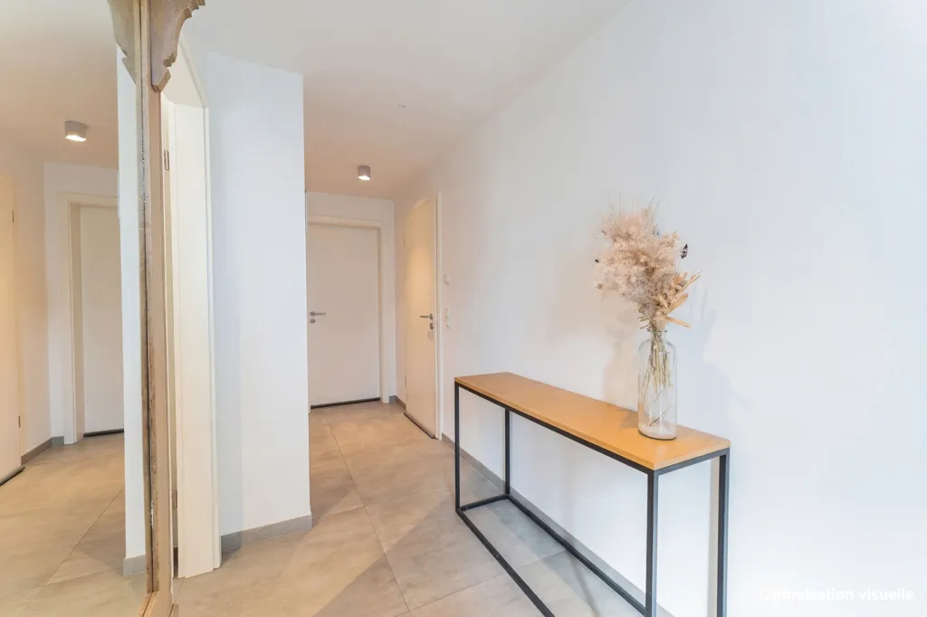 hallway_entrance