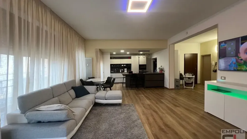 Elutuba - Rearranged Apartment with Balcony in Empoli