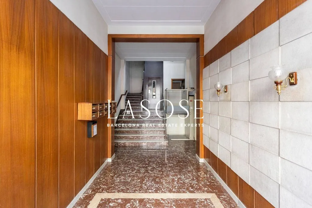 Esik - Luxury Apartment in Eixample Dret, Barcelona