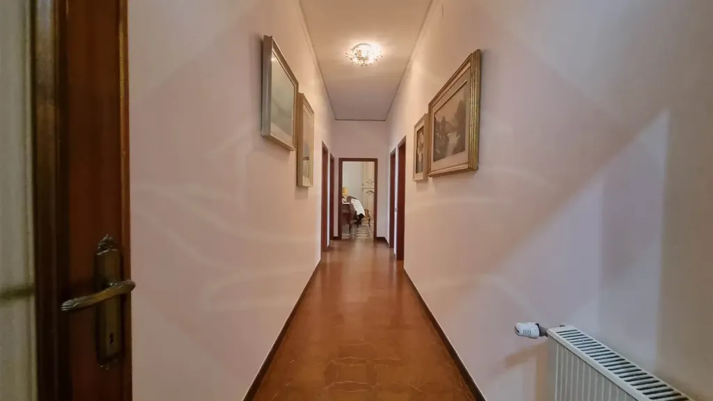Esik - Apartment with Terrace near Empoli Stadium