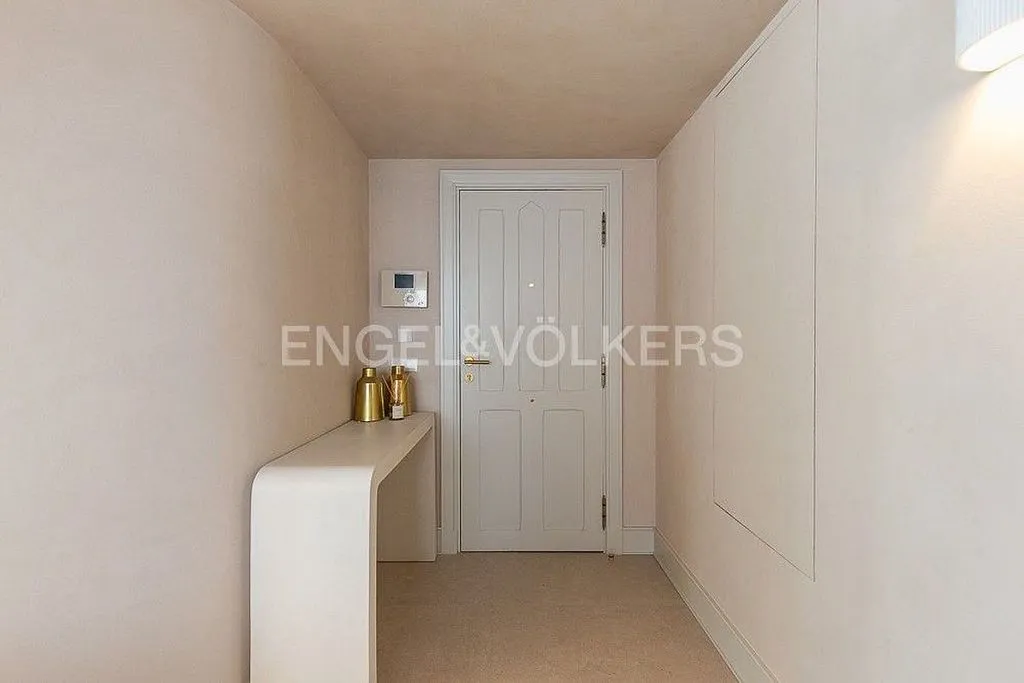 Esik - Renovated Penthouse with Terraza in La Seu