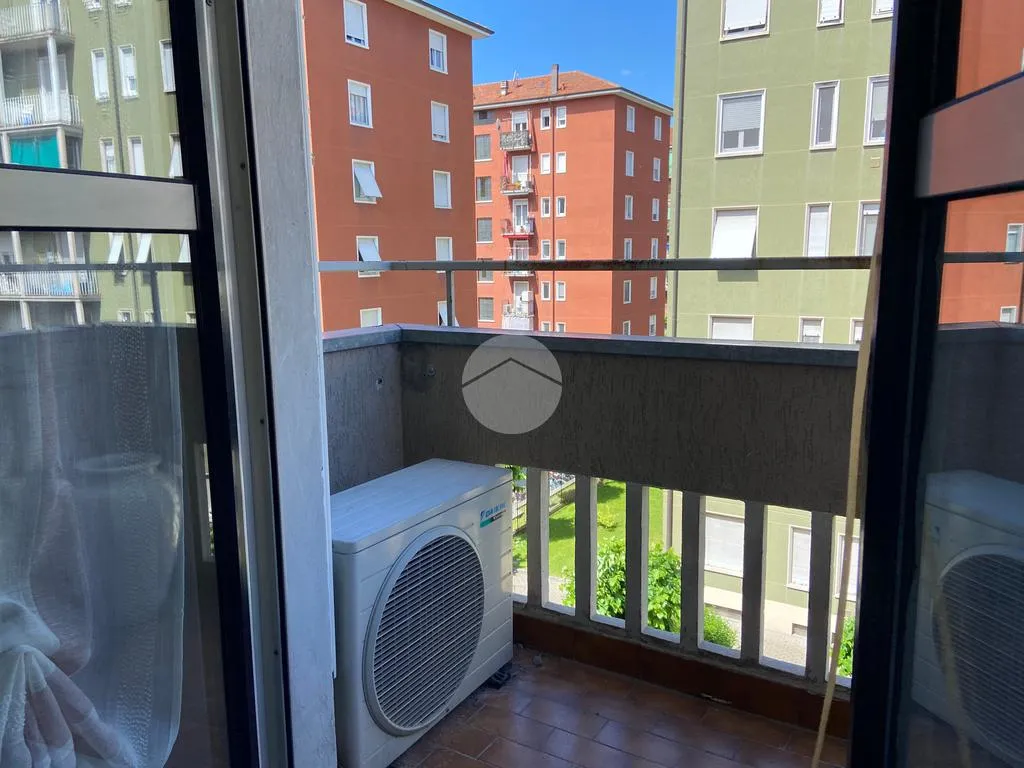 Balcon - 2-Bedroom Flat with Balcony in Milan