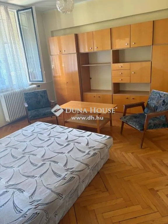 Chambres - Apartment with Balcony in Pécs Centre