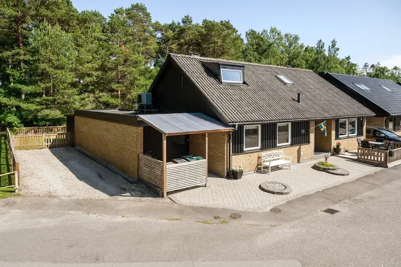5-toaline maja asukohas Häljarp