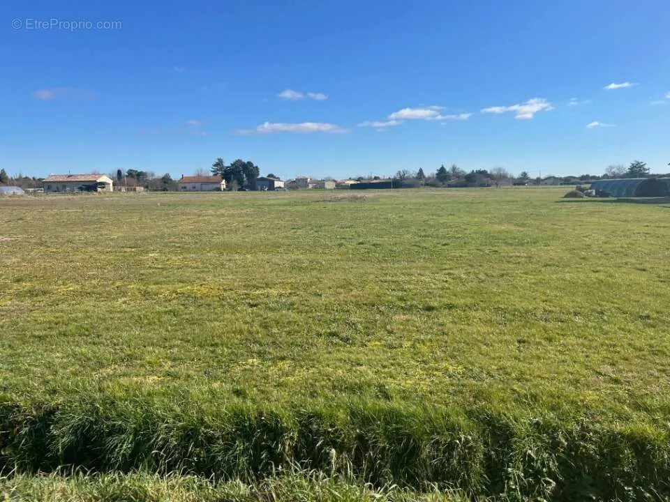 Giardino - Open-View Plot in Marmande