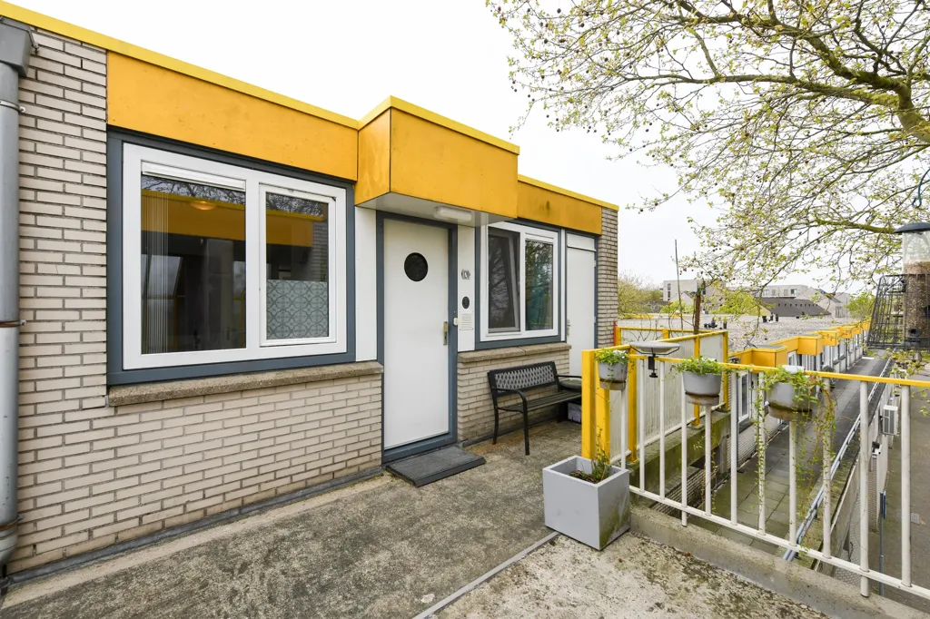 Balcon - Corner Flat with Balcony in Schothorst