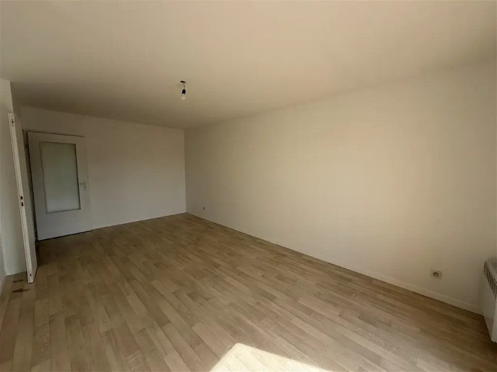 Toad - T3 Flat with Balcony in Muret