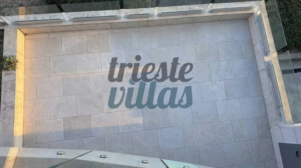 Piscina - Duplex Apartment with Sea View in Trieste