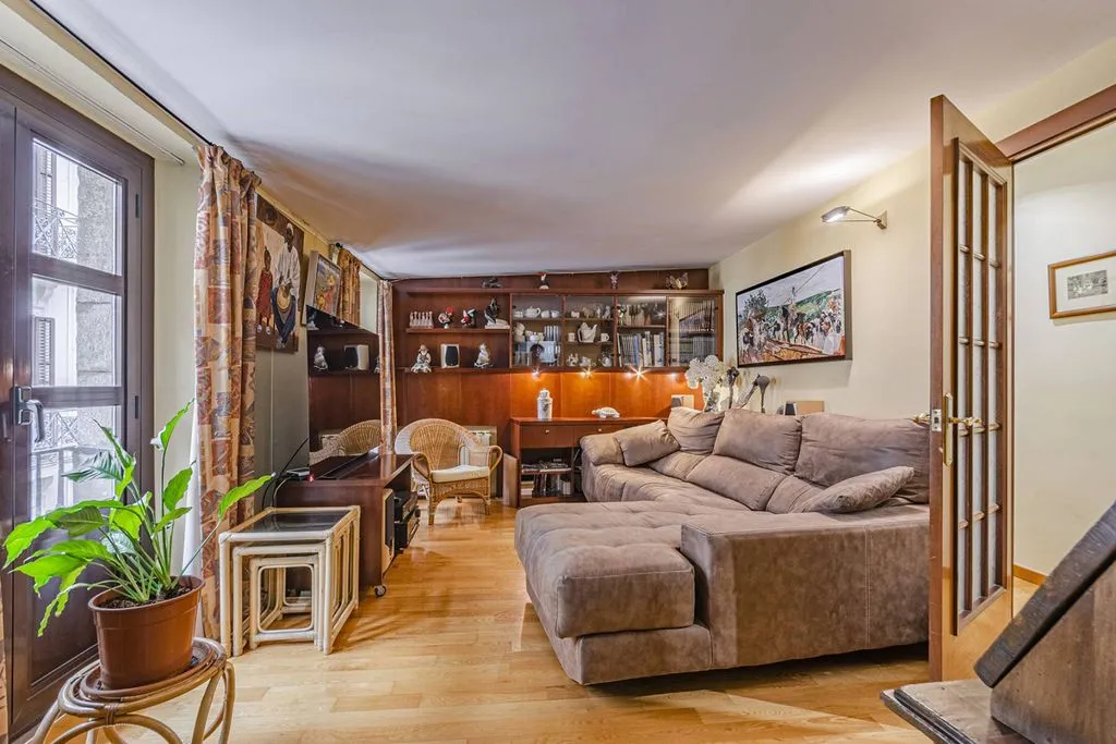 Séjour - Duplex with Private Terrace in Barcelona's Born