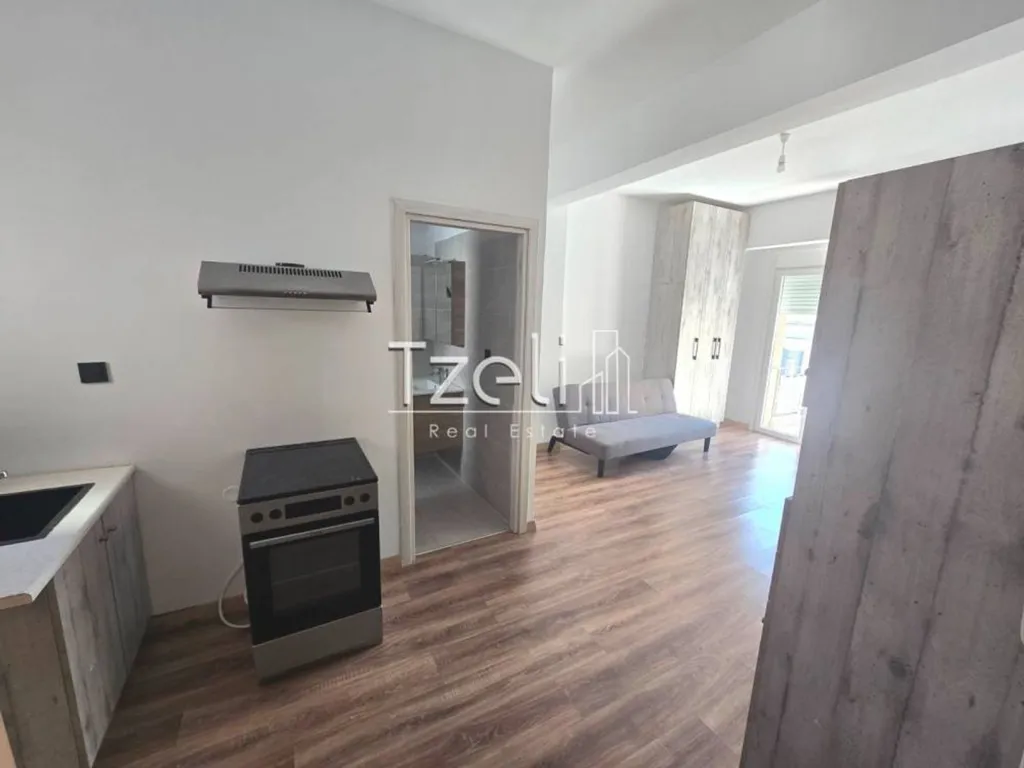 Köök - Renovated Studio with Balcony in Patras Centre