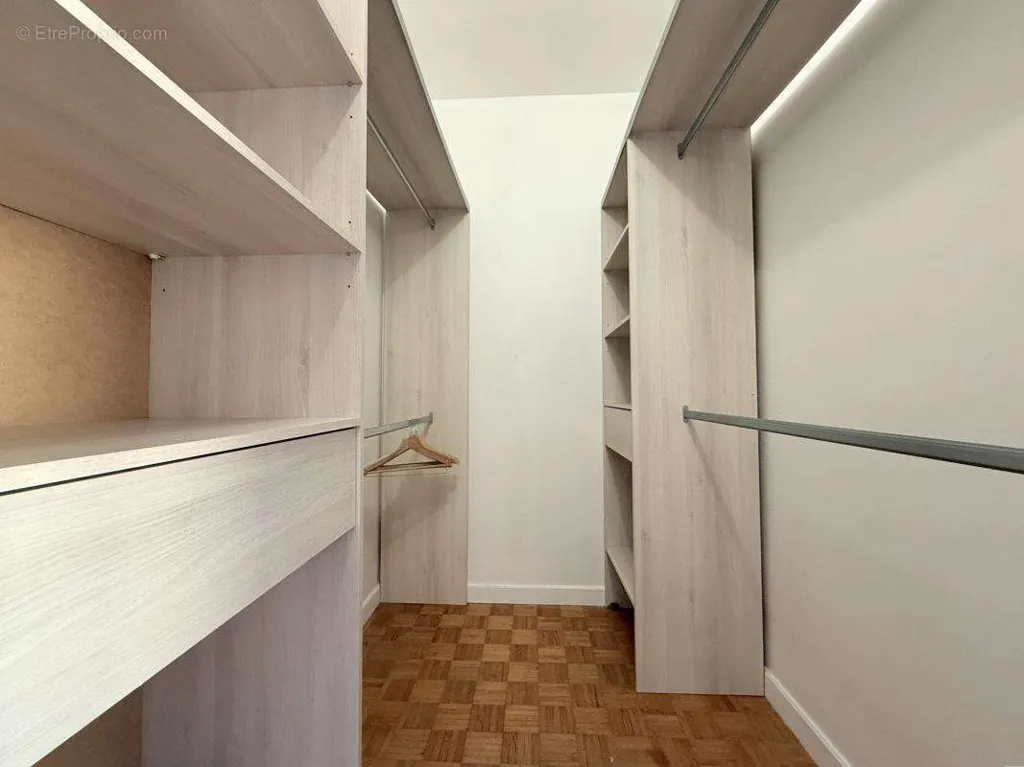 Toad - Apartment with Park View in Vanves Centre