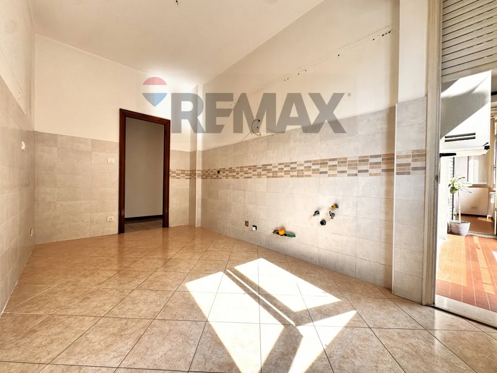 Stanze - Spacious Apartment with Parking in Ostia Ponente