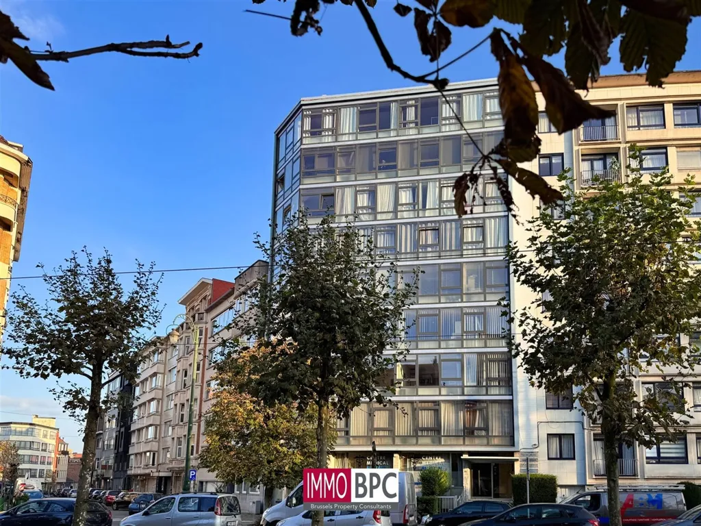 Extérieur - Espace de Bureau avec Luminosité Naturelle à Molenbeek-Saint-Jean