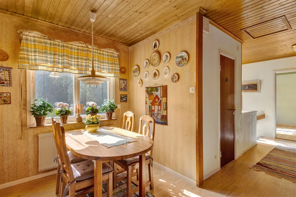 Sala da pranzo - Villa with Garden and Stream in Kvillsfors