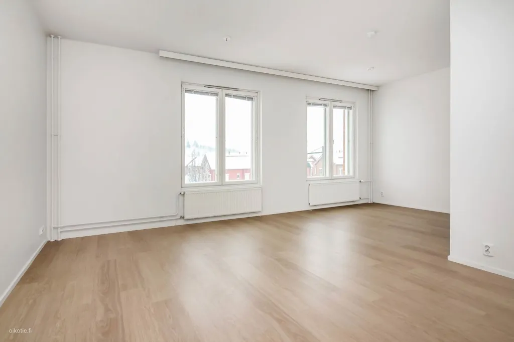 Pièces - Two-Room Apartment with West-Facing Balcony in Vantaa
