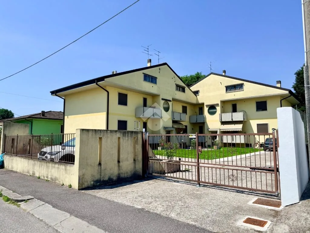 Extérieur - 4-Bedroom Apartment with Balcony in Vigasio