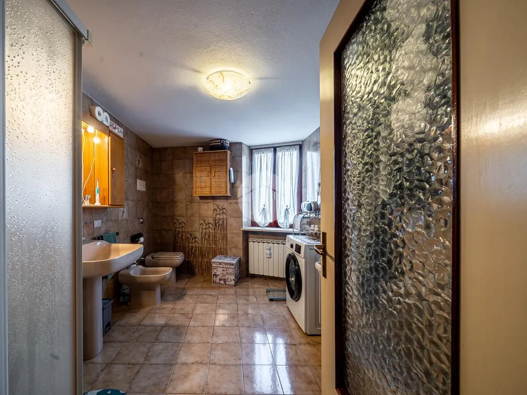Bagni - Two-Terrace Palazzine in Historic Negrar