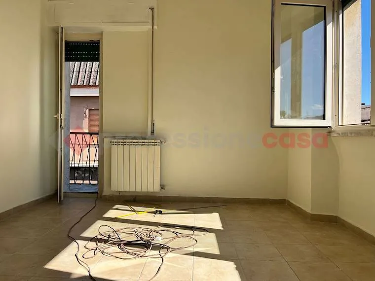 Pièces - Bright Apartment with Triple Exposure in Cassino