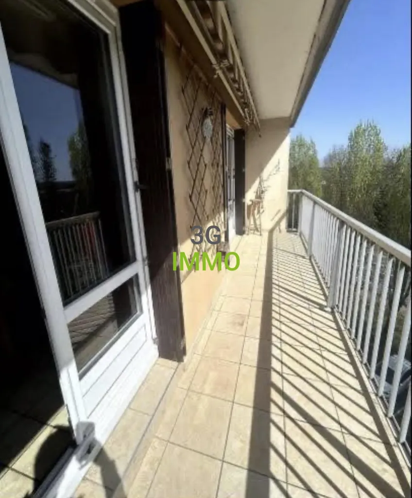 Balcon - Appartement 2 Chambres avec Balcon à Nevers