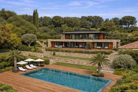 Õhuvaade - Spacious Villa in Le Cannet