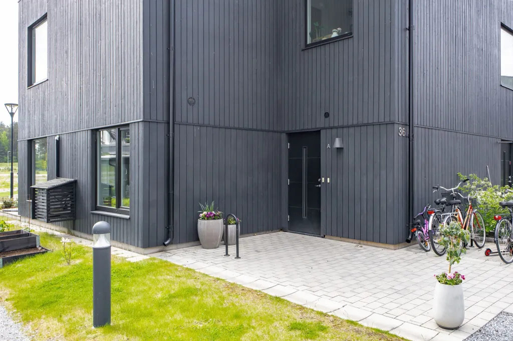 Exterior - Modern Flat with Balcony in Källtorp, Västerås