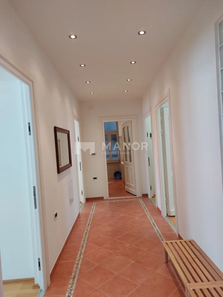 Ingresso - Spacious Apartment with Balconies in Rijeka