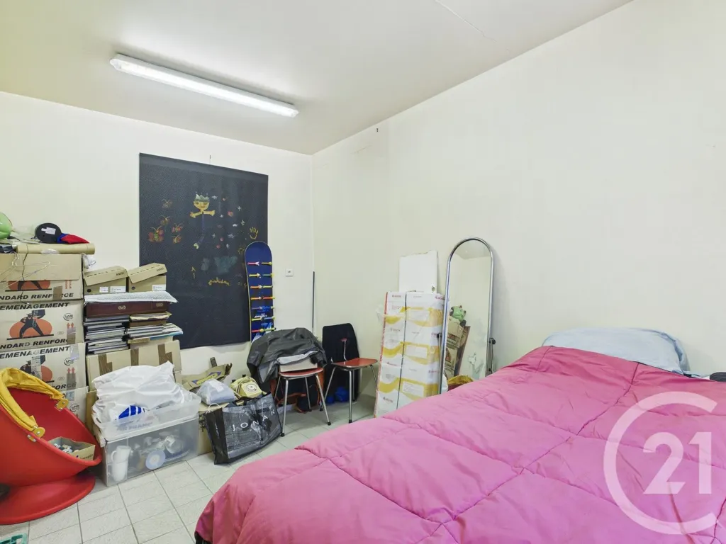 Magamistoad - Commercial Premises with Dual Access in Paris 12