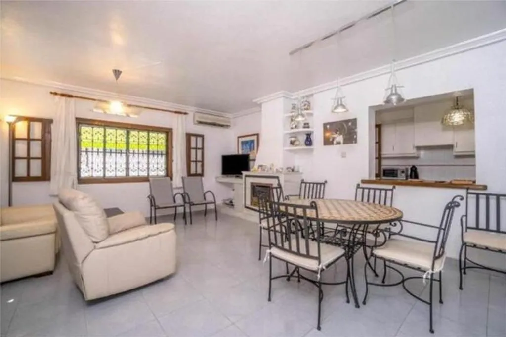 Söögituba - House with Private Pool in Playas de Orihuela