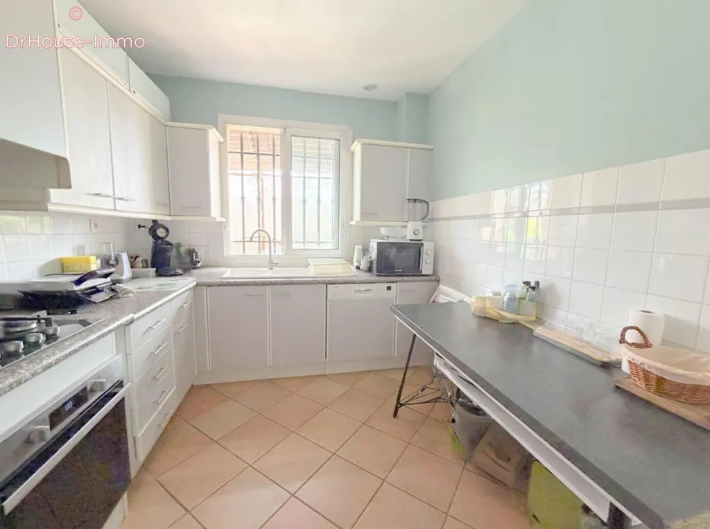 Cuisine - Appartement Plain Pied avec Terrasse et Jardin à La Pomme