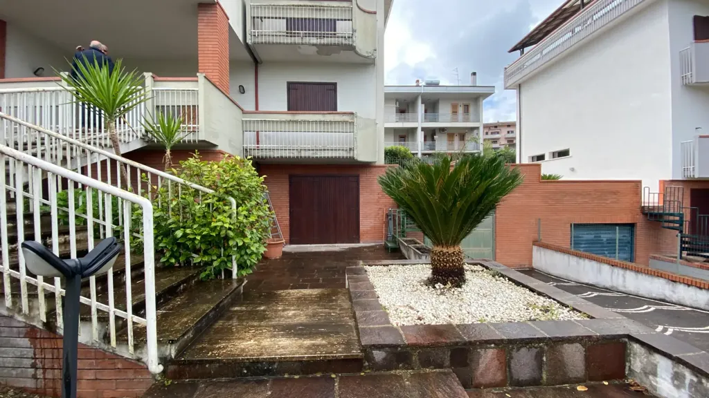 Pièces - Villa with Private Garden in Contrada Cretarossa, Benevento