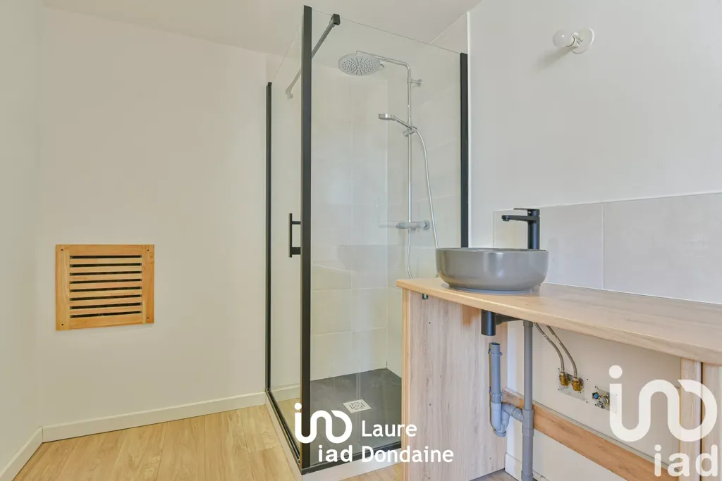 Salles de bain - Appartement de 6 Pièces avec Balcons en Centre-Ville