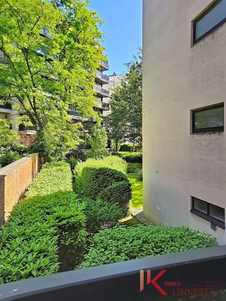 Aed - 3-Bedroom Apartment with Terraces in Uccle