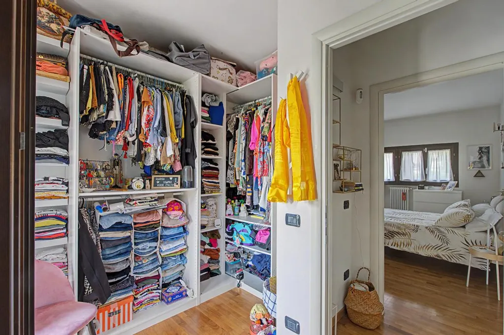 Stanze - Three-bedroom Apartment with Terrace in Parma