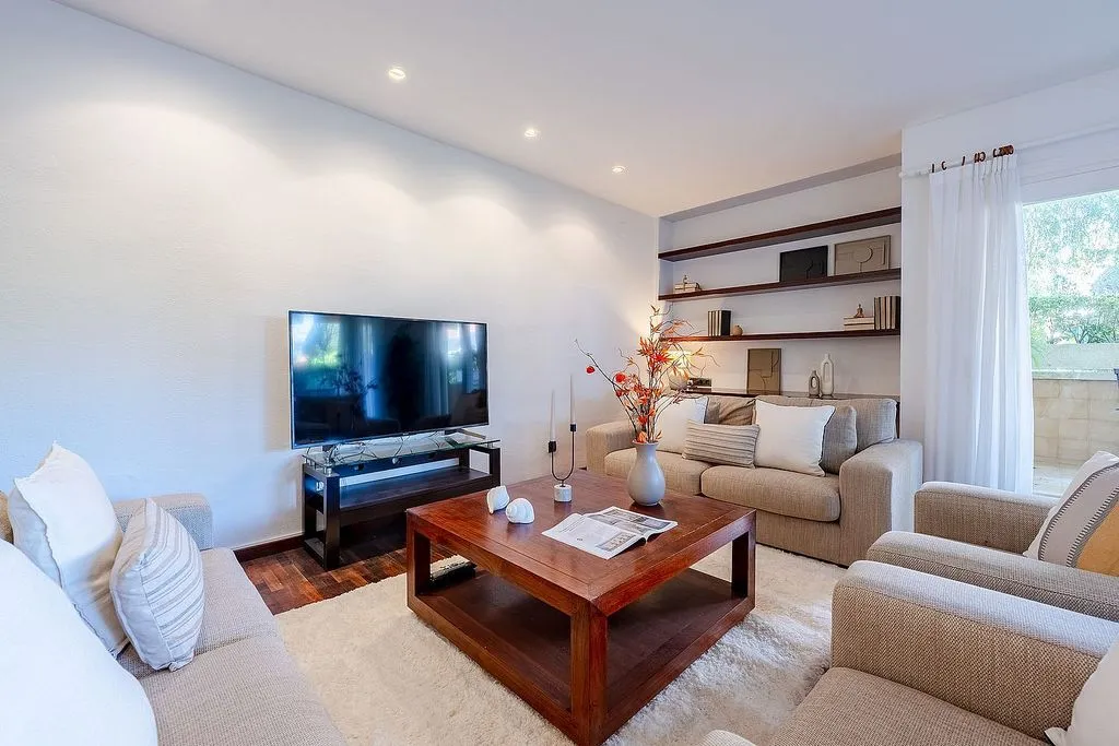 Elutuba - Apartment with Pool in Les Lloses Urbanisation