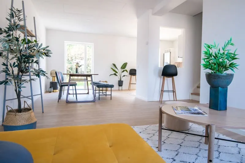 Elutuba - 4-Bed Apartment with Garden in Agedrup