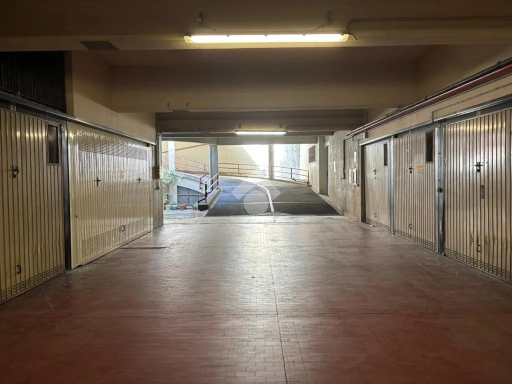 Garage - Double Parking Space in Sondrio Zara, Milan