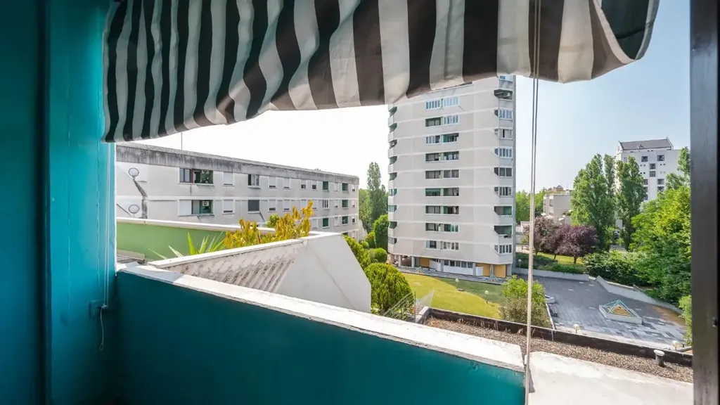 Balcon - Triplex with Balcony in Pieve Modolena