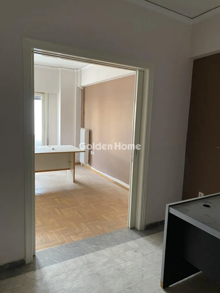 Toad - Office Space with High Ceilings in Kallithea