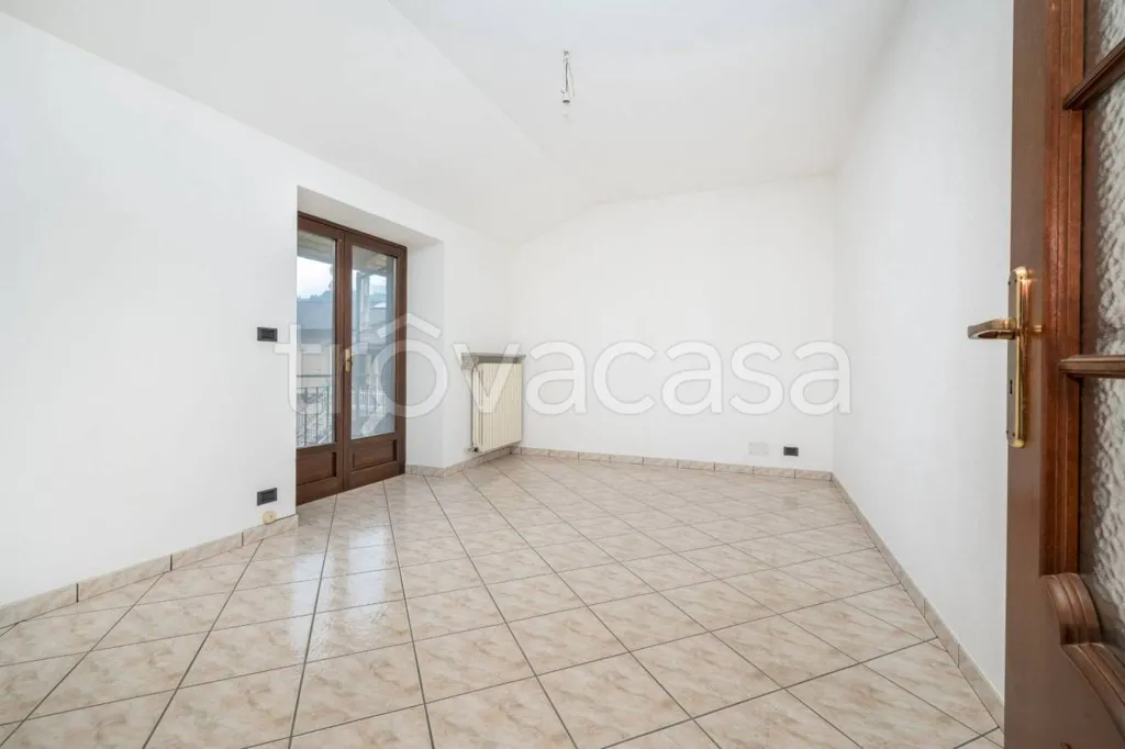 Pièces - Independent House with Balcony in Dronero