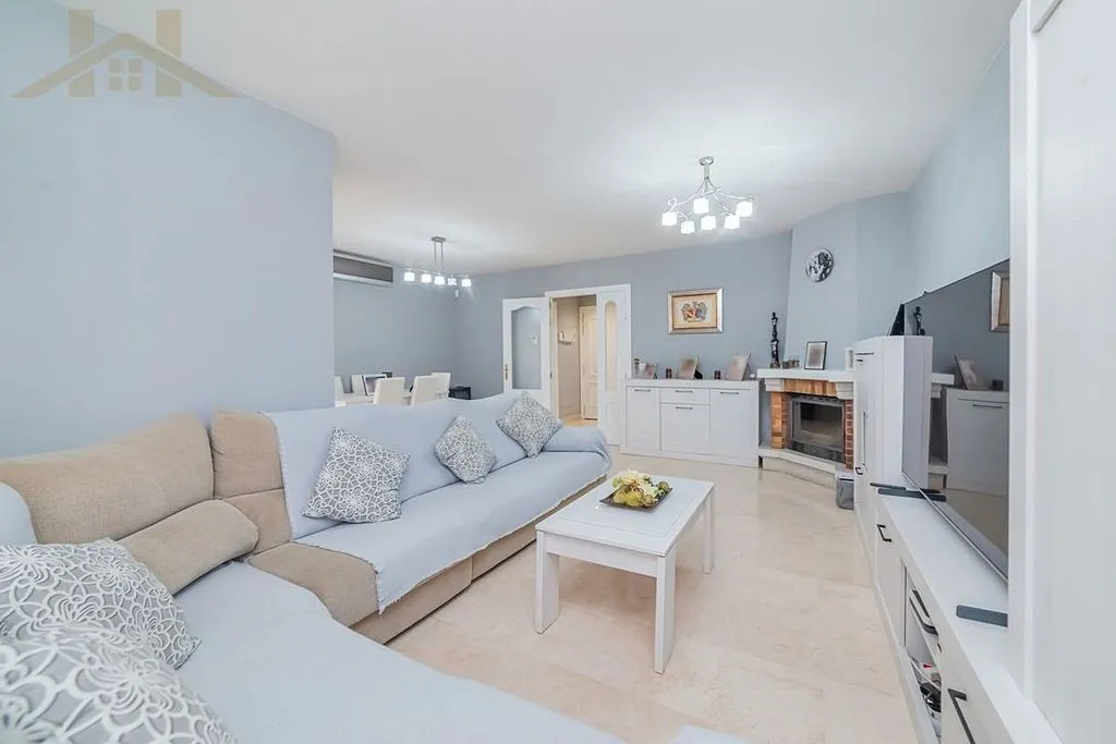 Elutuba - Terraced House with Pool in El Leguario