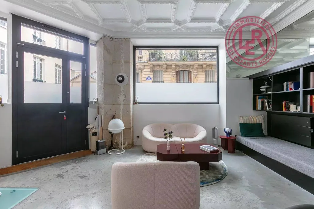 Séjour - Loft de 2 Chambres avec Hauteur sous Plafond dans le 9ème Arrondissement