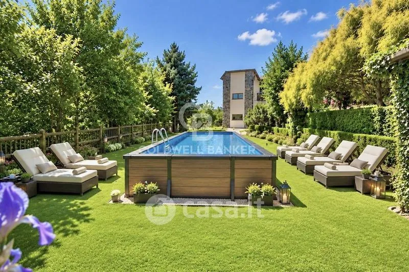 Piscine - Panoramic Villa with Private Park in Costa Volpino